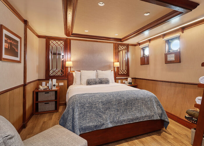 Grace-Carolina-Deck-Queen-Premium-Stateroom
