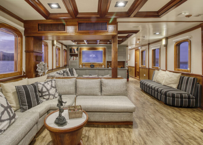 Grace-Inner-Saloon