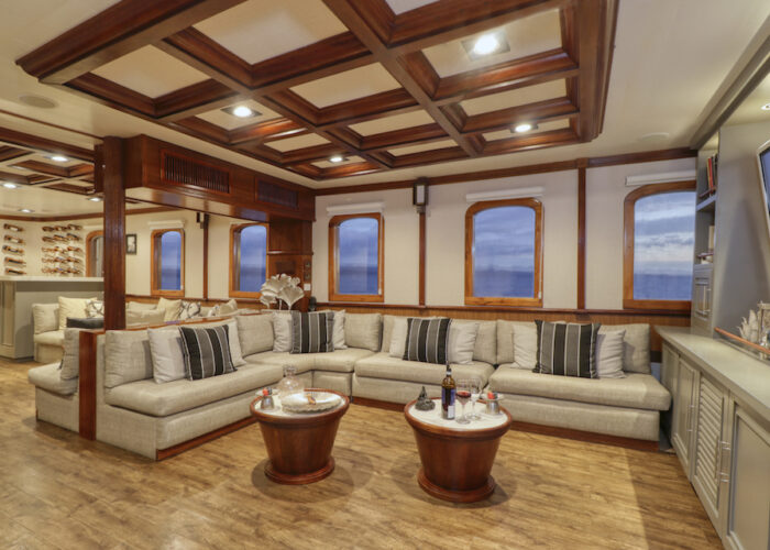 Grace-Inner-Saloon-Bar