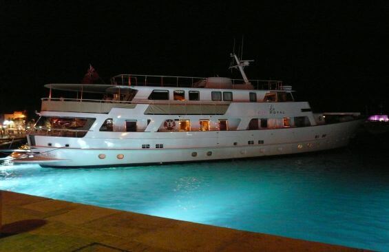 Classic Motor Yacht Le Kir Royal Stern To