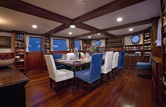 Classic Motor Yacht Rs Eden Dining