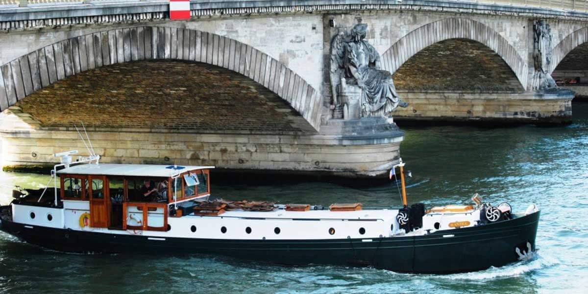 Classic Motor Yacht The Randle