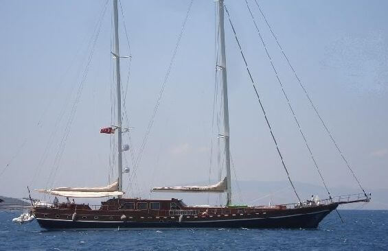 Classic Sailing Yacht Carpe Diem IV Anchored