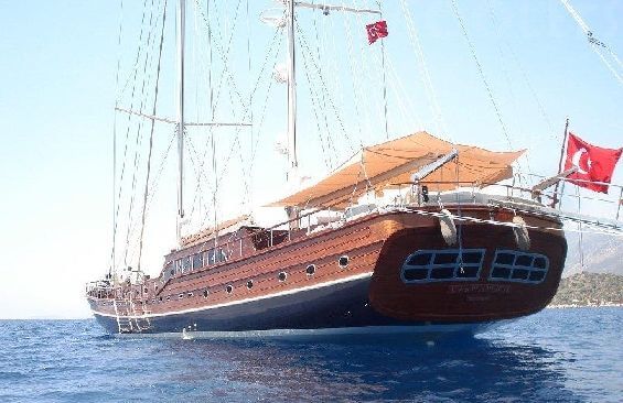 Classic Sailing Yacht Carpe Diem IV Stern
