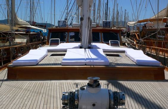 Classic Sailing Yacht Dea Delmare Foredeck