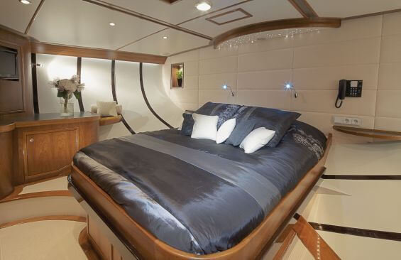 Classic Sailing Yacht Lady Thuraya Double Cabin