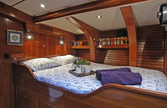 Classic Sailing Yacht Shaitan Cabin