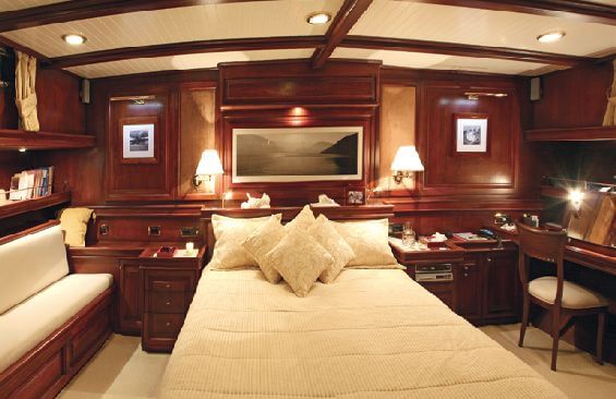 Classic Sailing Yacht Shanti Cabin