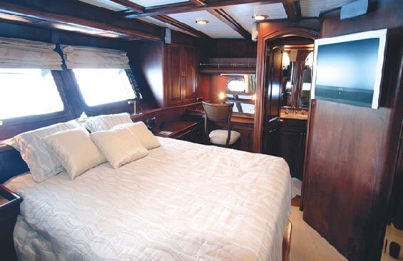 Classic Sailing Yacht Shanti Double Cabin