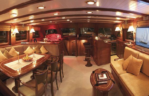 Classic Sailing Yacht Shanti Saloon