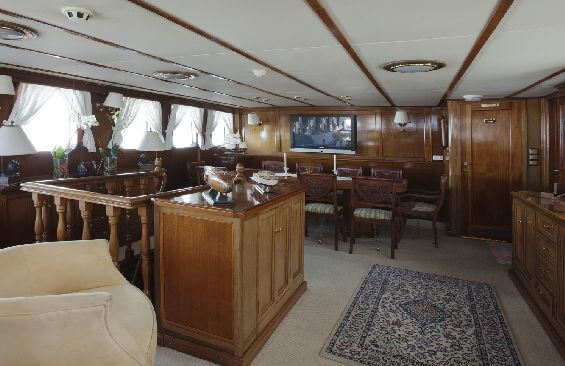 Classic Sailing Yacht Southern Cross Saloon