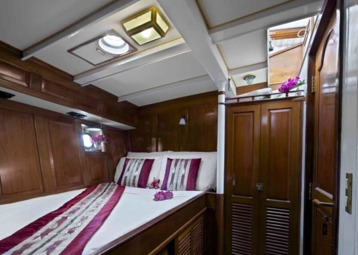 Classic Sailing Yacht Sunshine Double Cabin