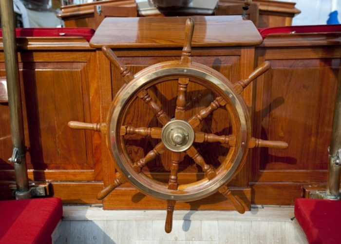 sailing yacht Orianda helm
