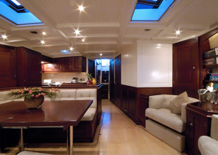 Classic Sailing Yacht Aurelius Saloon