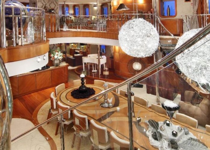 Classic Motor Yacht Sherakhan Atrium