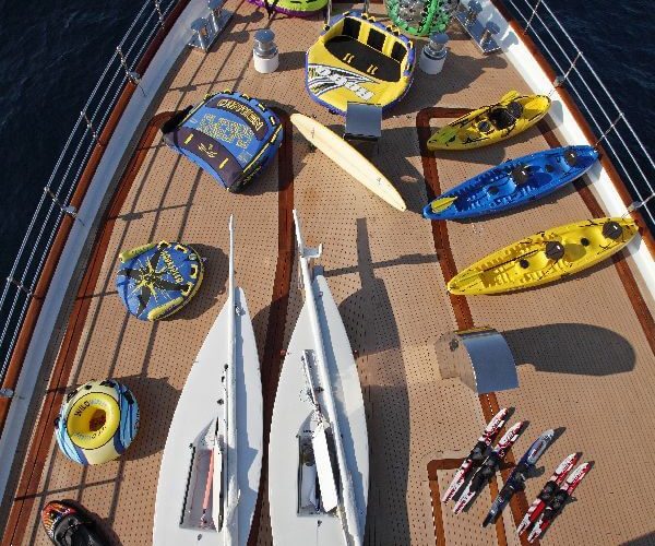 Classic Motor Yacht Sherakhan Water Toys