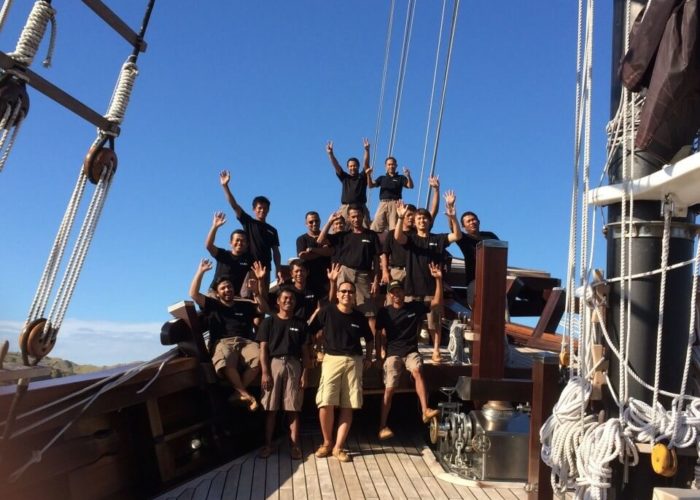 Classic Sailing Yacht Dunia Baru Crew