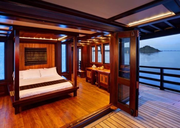 Classic Sailing Yacht Dunia Baru Master Cabin