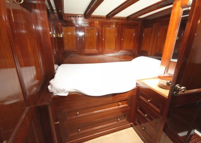 Classic Sailing Yacht Gladoris II Cabin