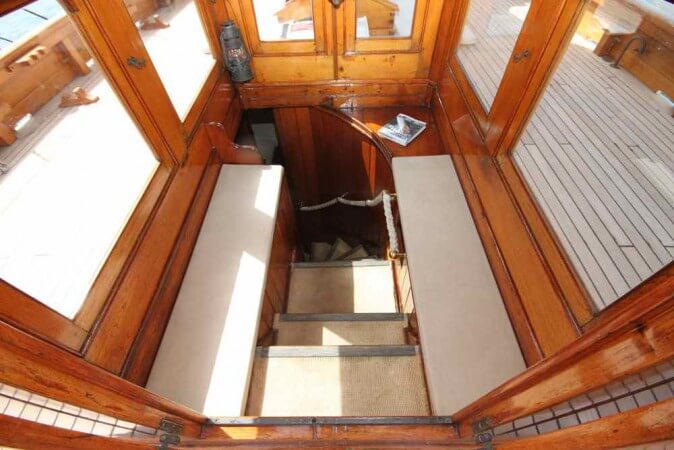 Classic Sailing Yacht Gladoris II Companionway