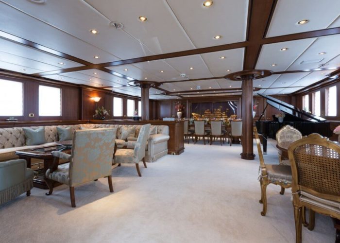 Classic Sailing Yacht Montigne Saloon