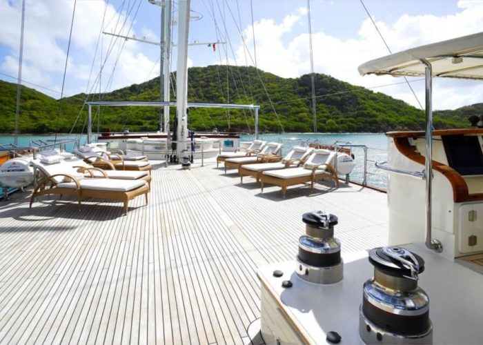 Classic Sailing Yacht Montigne Sundeck