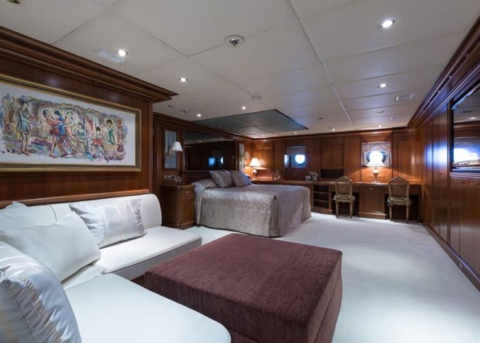 Classic Sailing Yacht Montigne VIP Cabin