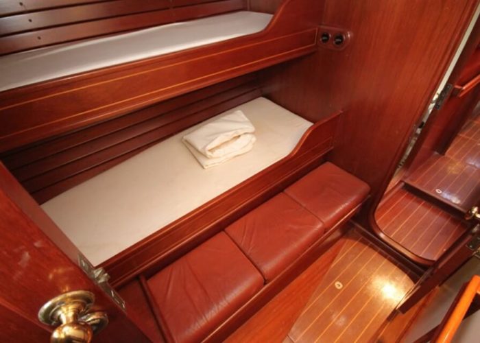 Classic Sailing Yacht Ivanhoe Port Twin Cabin