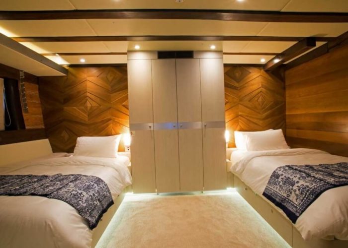 Classic Sailing Yacht Lamima Twin Cabin