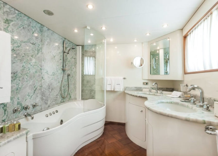 Classic Motor Yacht South Paw C Master Bathroom