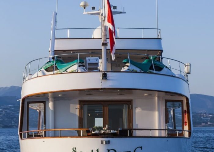 Classic Motor Yacht South Paw C Stern