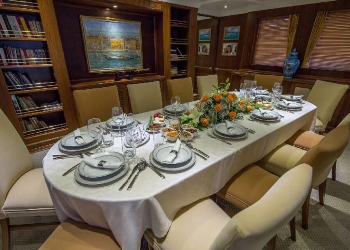 Classic Motor Yacht Donna Del Mare Inside Dining