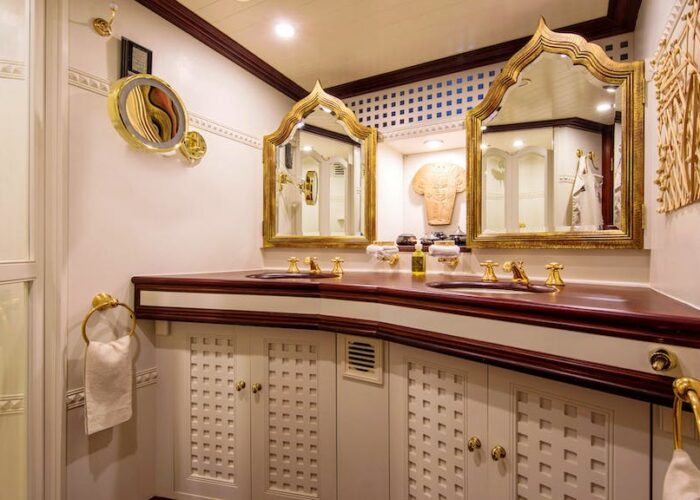 SHENANDOAH OF SARK BATHROOM TWIN SINK