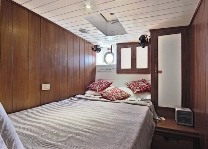 Classic Motor Sailor Yacht Truelove Cabin