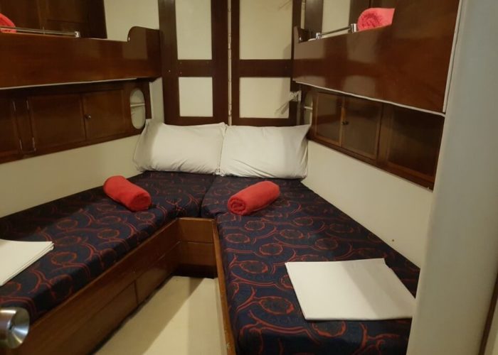 Classic Motor Yacht Amanda Cabin