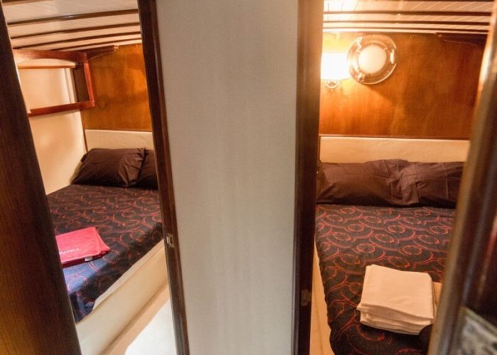 Classic Motor Yacht Amanda Corridor