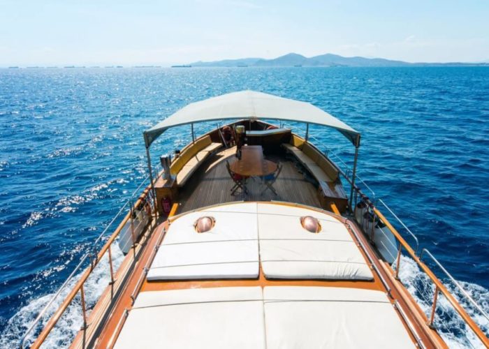Classic Motor Yacht Amanda Upper Deck