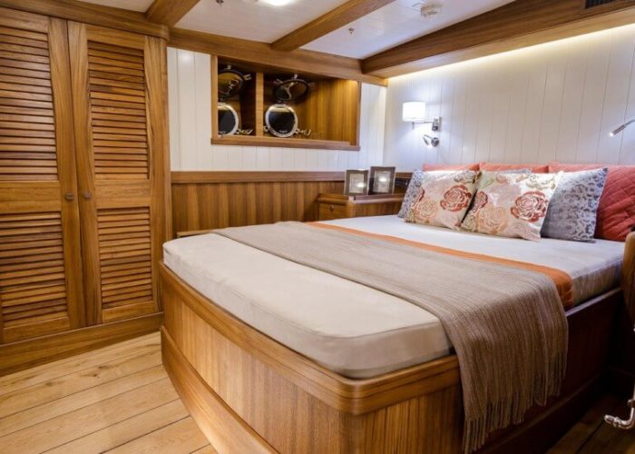 Classic Sailing Yacht Malcolm Miller VIP Cabin