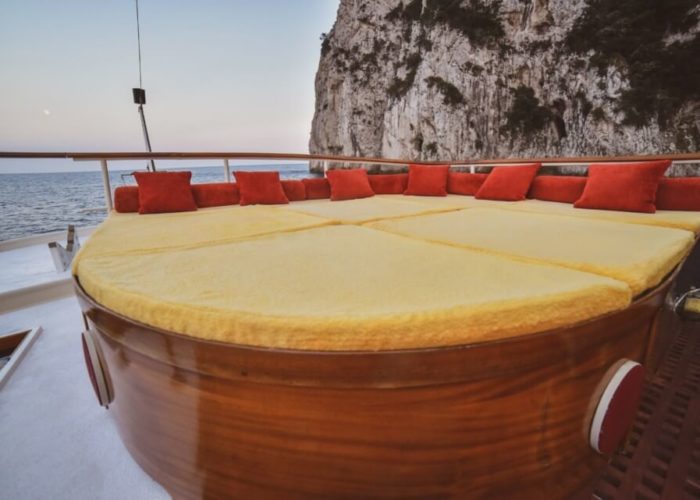 Classic Motor Yacht Entrancer Deck Cushions