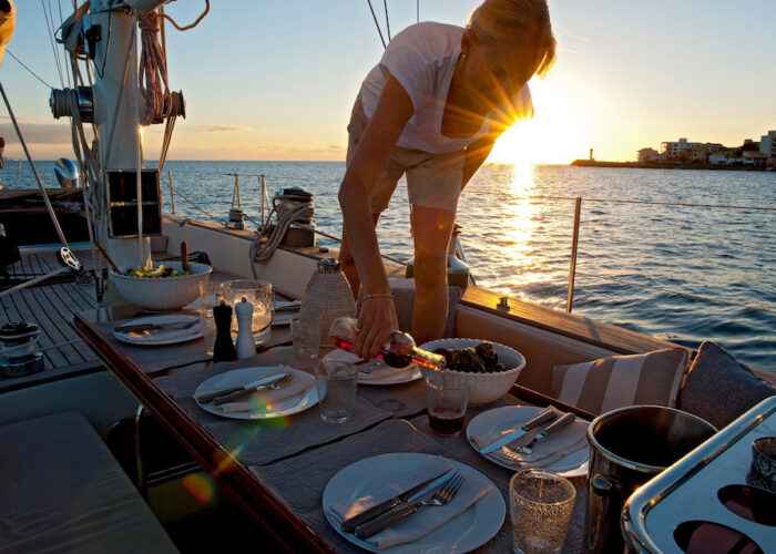 SWAN 65 VENATOR AL FRESCO DINING