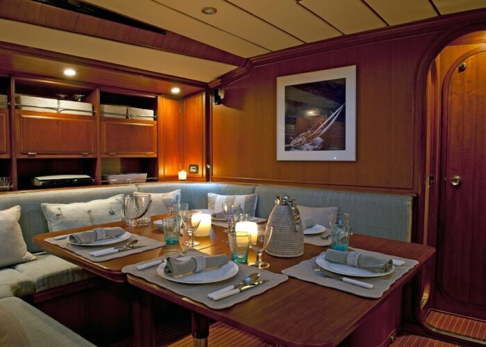 SWAN 65 VENATOR SALON DINING 1