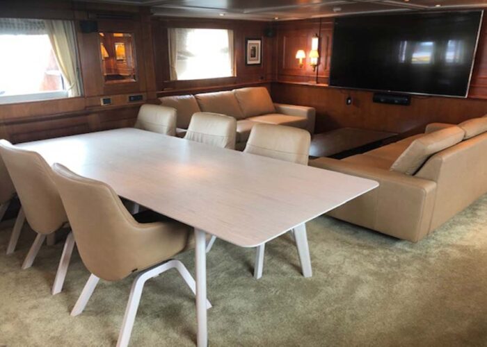 classic-motor-yacht-chantal-interior-lounge.jpg
