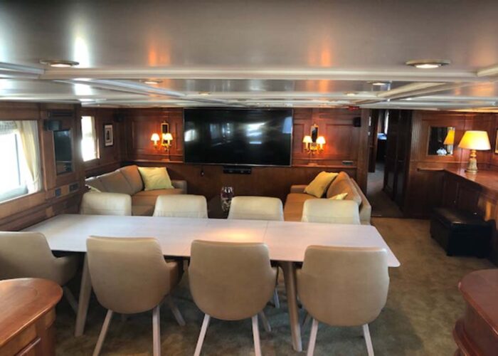classic-motor-yacht-chantal-interior-main-saloon.jpg