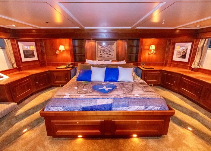 classic motor yacht chantal interior vip bedroom.jpg