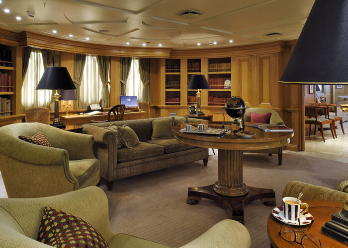 classic motor yacht christina o callas lounge.jpg