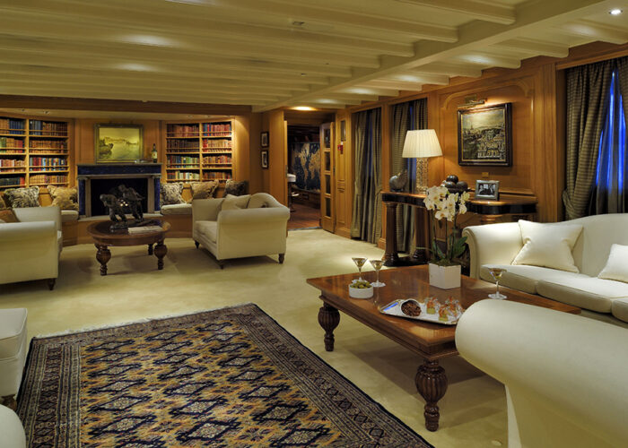 classic motor yacht christina o interior lapis lounge.jpg