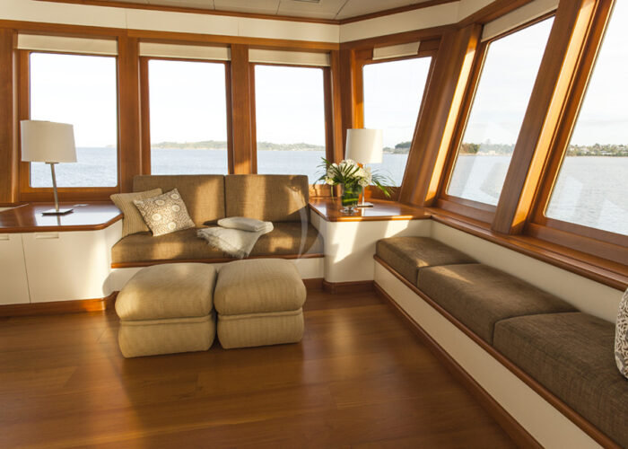 classic motor yacht suri interior lounge saloon.jpg