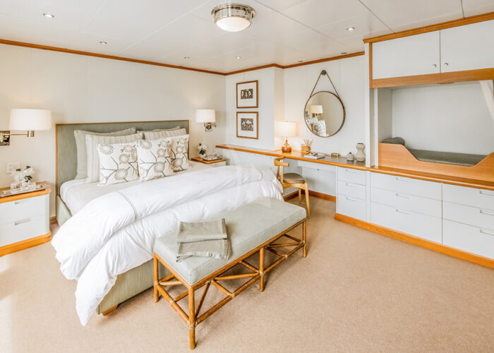 classic motor yacht suri interior vip cabin.jpg