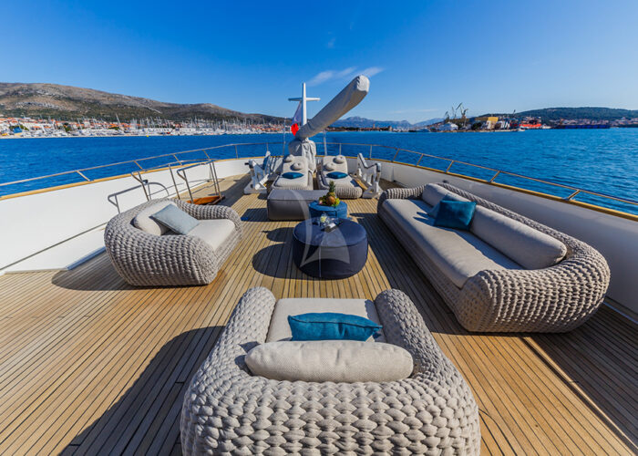 classic motor yacht to je to external sundeck furniture.jpg