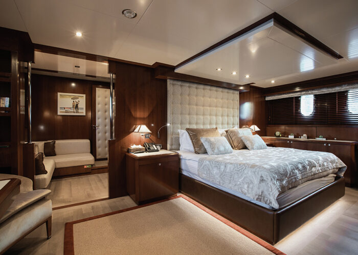 classic motor yacht wexplorer interior main saloon.jpg
